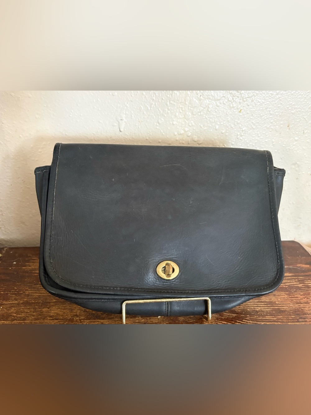 COACH VINTAGE 118-6429 black Leather Bag 10x7x3” Gold Turn Lock No Strap
